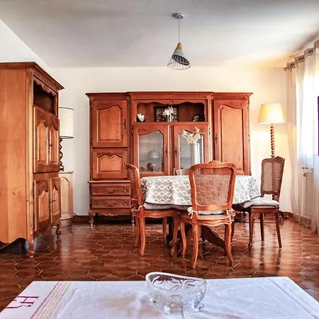 Vakantiehuis Petite Maison Pour 4 Personnes *